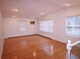 22 Lynn St, Peabody, MA 01960