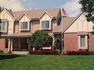 W264N2359 Fawn Ct, Pewaukee, WI 53072