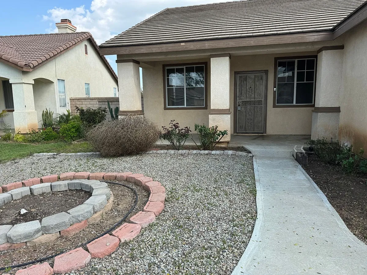 Building Photo - 26469 Bradshaw Dr