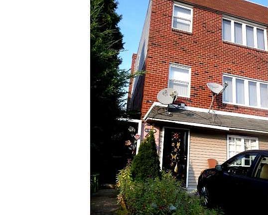 2nd image of 123 Nandina St