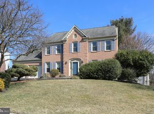 6 Buttercup Ln, Newtown, PA 18940