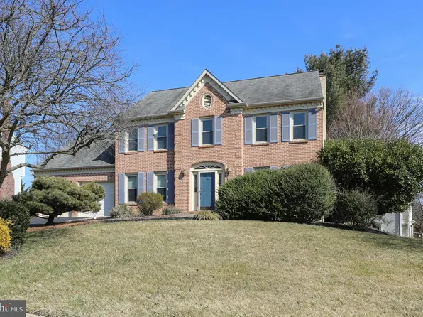 6 Buttercup Ln, Newtown, PA 18940