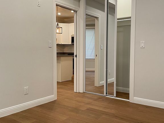 5th image of 2165 Larkin St #107
