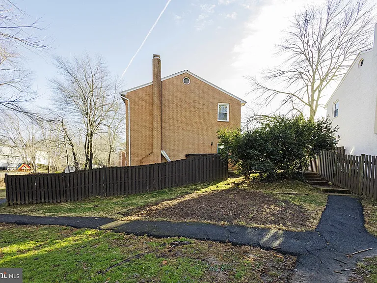 3290 Applegate Ct — Photo 34