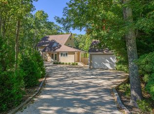 40 Scrimshaw Dr, Southampton, NY 11968