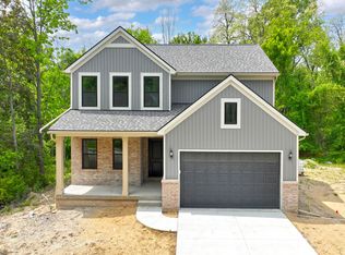 134 River Dr, Milford, MI 48381