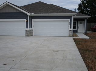 825 E Wilson St, Ottawa, KS 66067