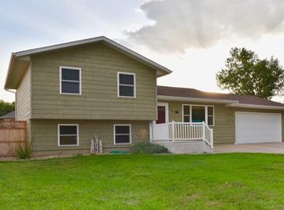 1009 Laurel Ln, Pierre, SD 57501