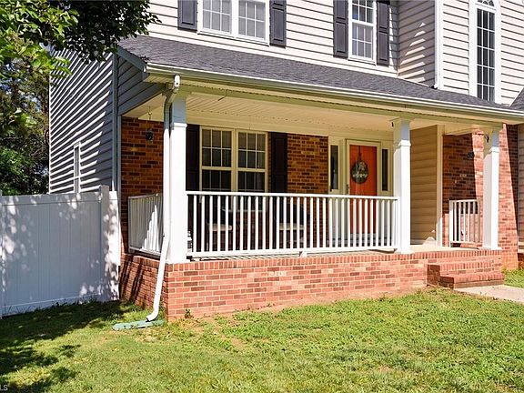 3rd image of 3905 Fairstone Pl