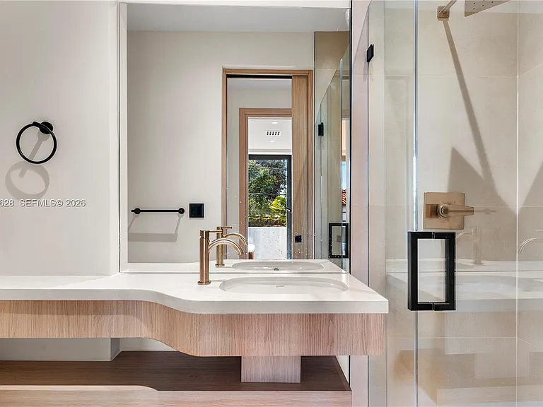 2330 SW 36th Ave — Photo 22