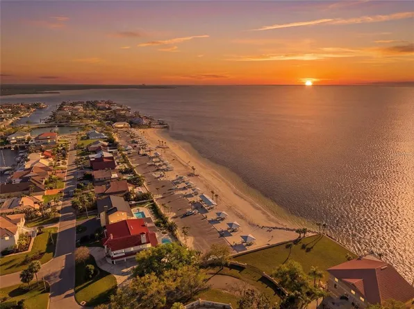 5015 Pelican Dr, New Port Richey, FL 34652