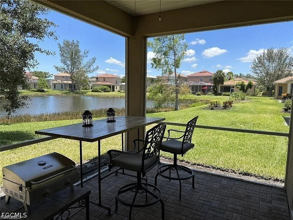 3 bed, 2.5 bath, 1896 sqft, $2,600 — Photo 4