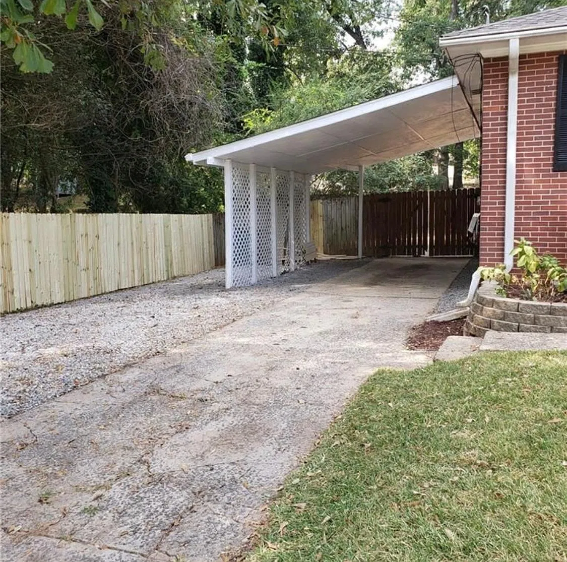 599 Kennesaw Dr SE — Photo 2