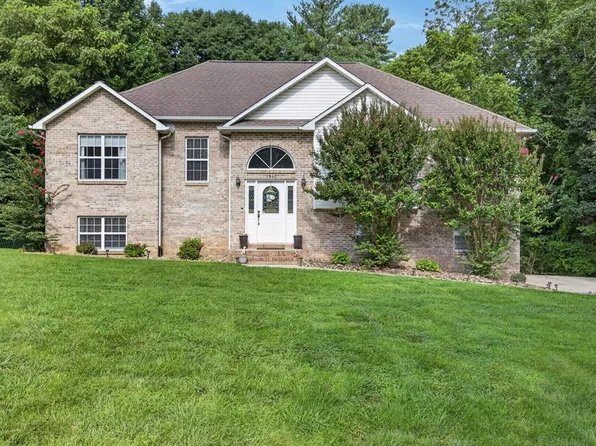 1540 Little John Ln, Cookeville, TN 38501