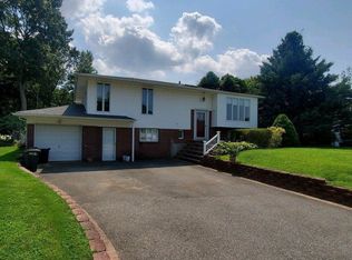 20 Mulberry Dr, Smithtown, NY 11787