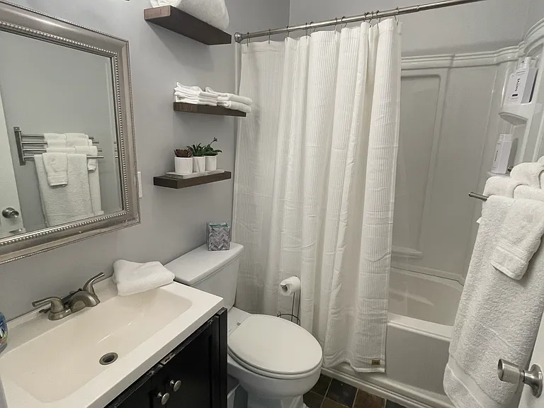 122 W Merrimack St #3 — Photo 6