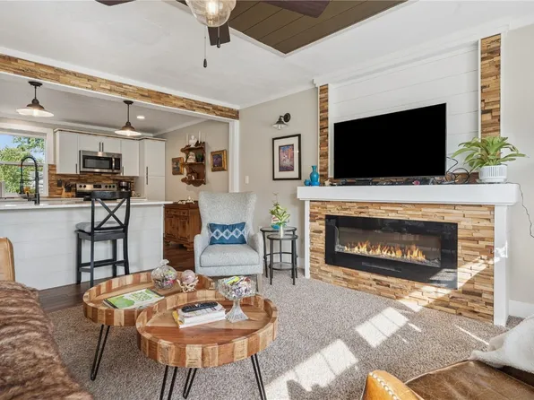 1307 G Ave, Vinton, IA 52349