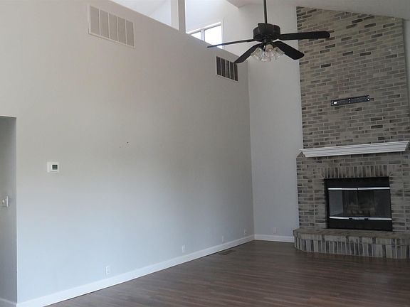 4th image of 4 Lakeview Ct