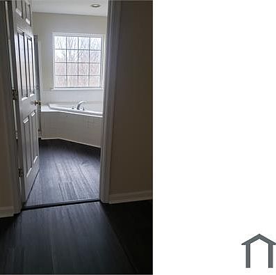 4th image of 1719 Trestle St