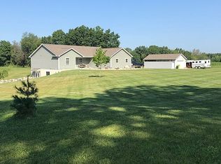 7433 Mabley Hill Rd, Fenton, MI 48430