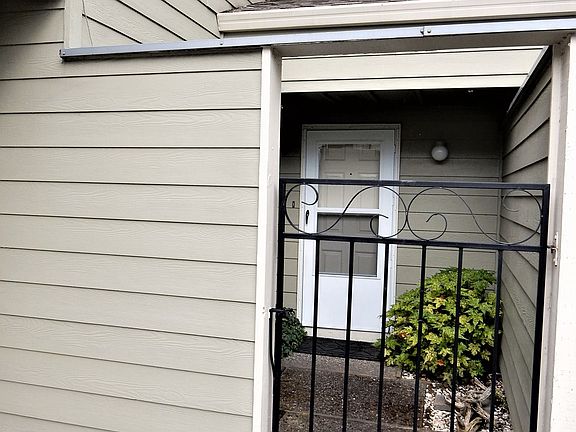 2nd image of 8602 NE Mason Dr Unit 20