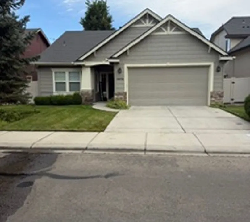 1572 W Loretta St