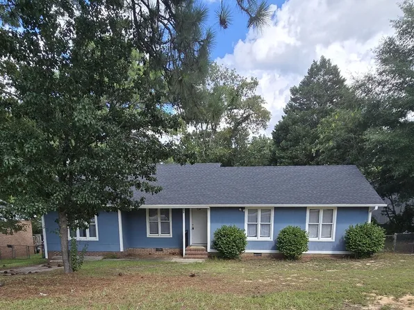 520 Nottingham Dr, Fayetteville, NC 28311
