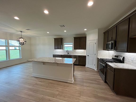 3rd image of 295 Kings Wood Ave