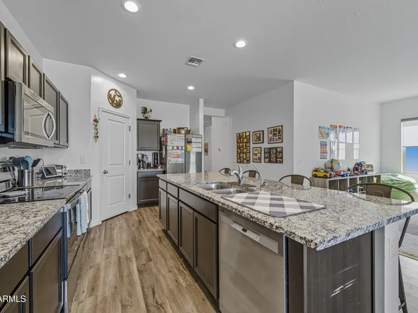 17648 N MADDALONI Avenue, Maricopa, AZ 85138