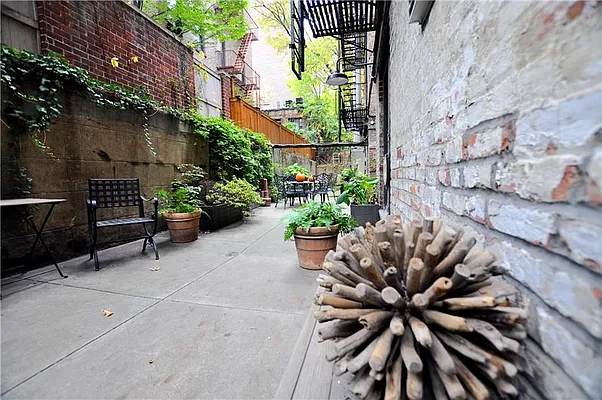 Rented by Buchbinder & Warren | media 15