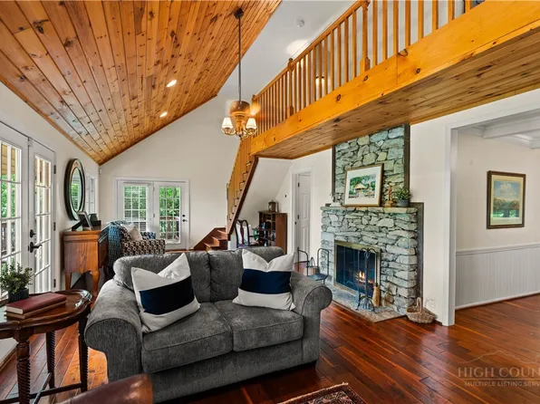351 Old Bark, Boone, NC 28607