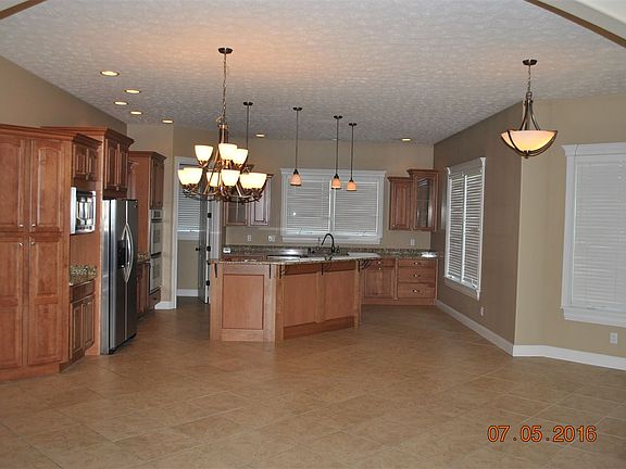 3rd image of 5243 Grapevine Dr