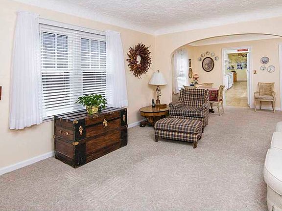 3rd image of 306 S 32nd St