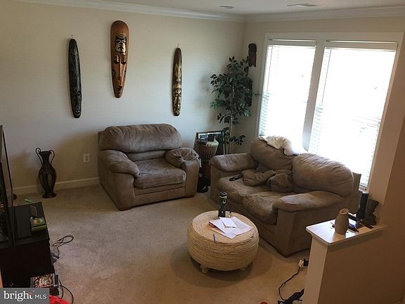 4th image of 233 Parkview Ave