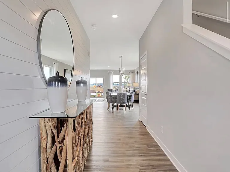 3793 Canterbury Dr — Photo 5