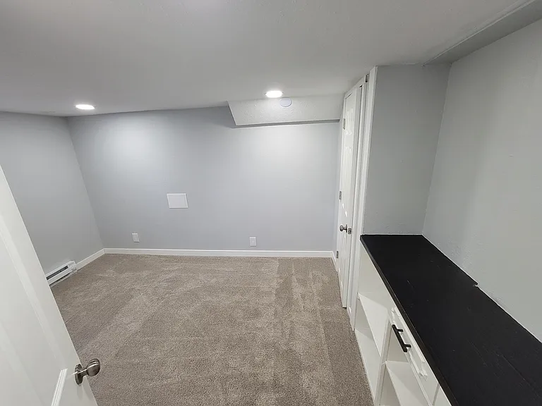 1629 E Pacific Ave #BASEMENT — Photo 11