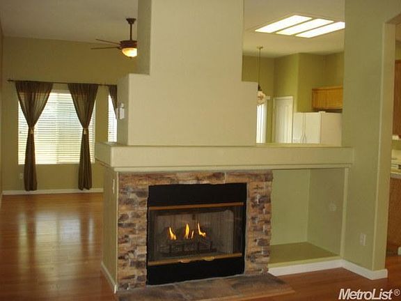 3rd image of 244 Halley Glen Dr