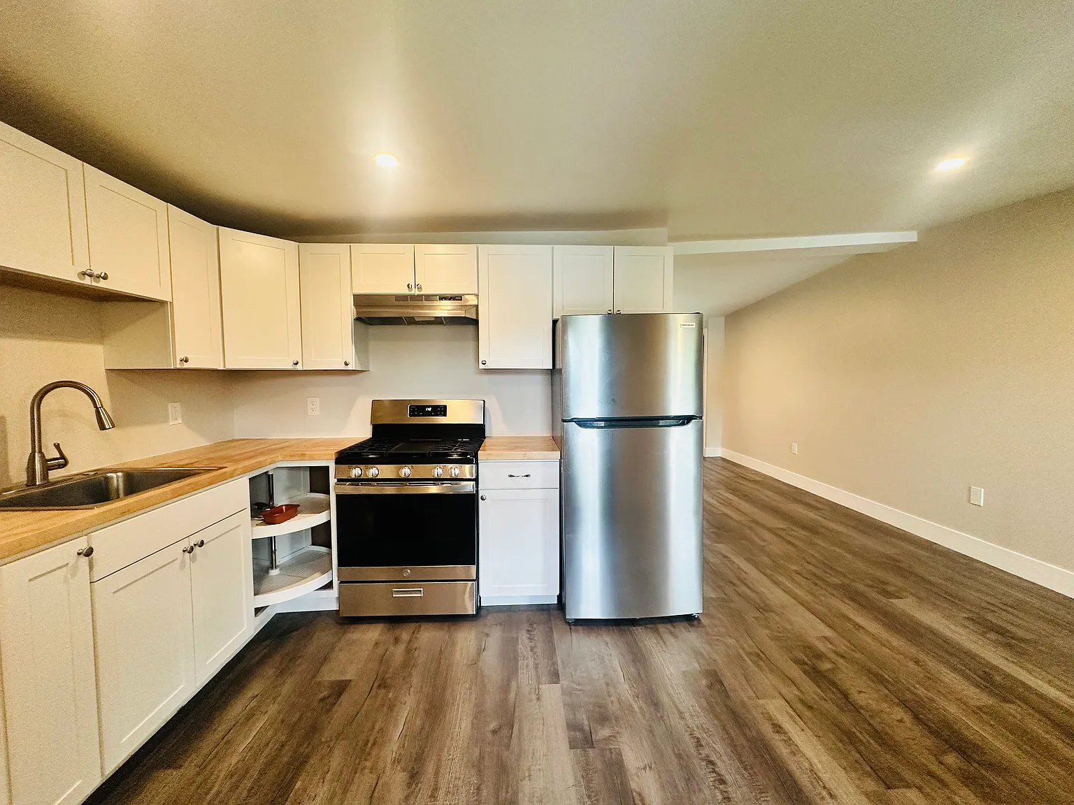 1 bed, 700 sqft, $1,550 — Photo 2