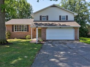 318 Lake View Dr, Manheim, PA 17545