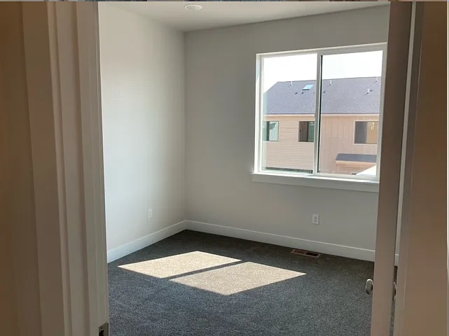 2402 49th Avenue Ct — Photo 4