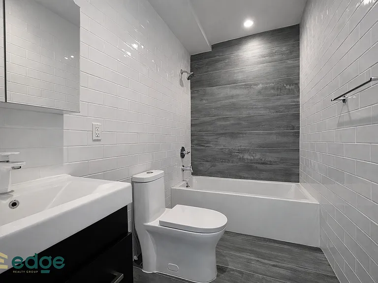 754 Grand St #5F — Photo 9