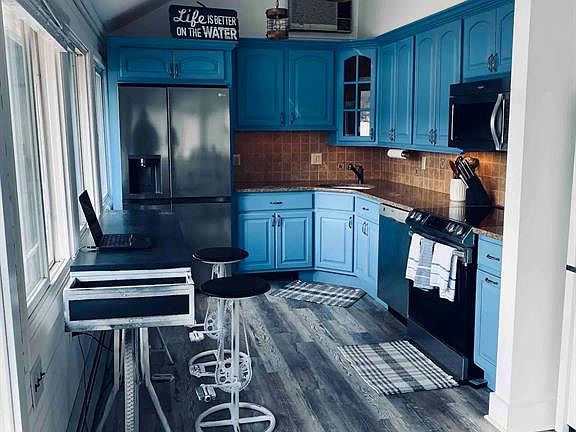 4th image of 857 W Shore Rd