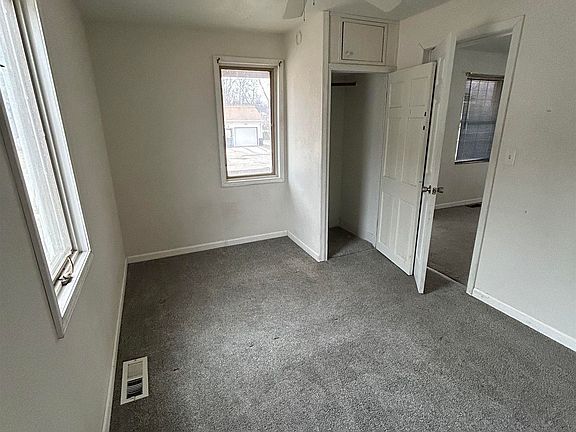 5th image of 917 S B St