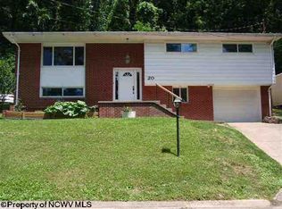 20 Redbud Dr, Clarksburg, WV 26301