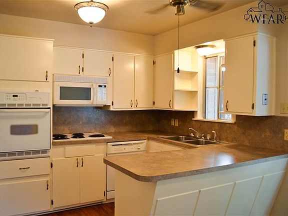 4th image of 519 N Hilltop Ave