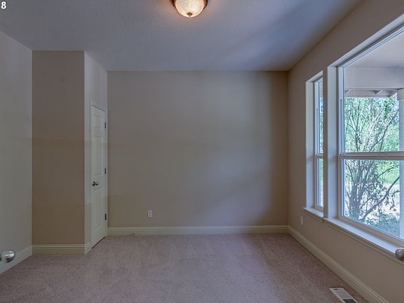 4th image of 18600 NE 119th Ave