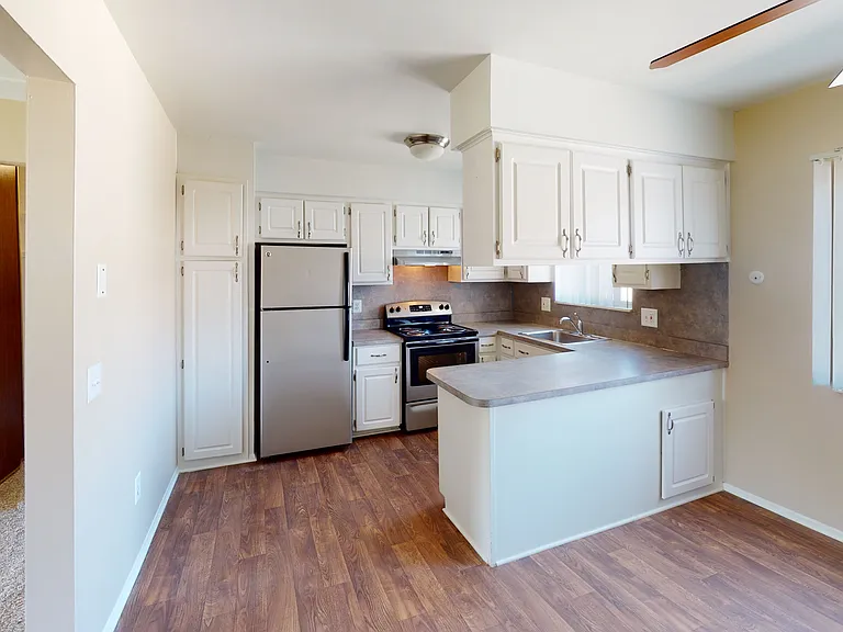 Rivercrest Apartments — Photo 22