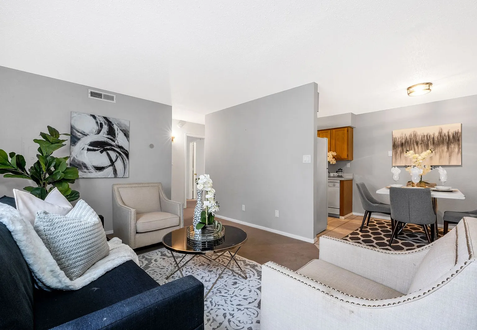 Quail Creek Apartments — Photo 3