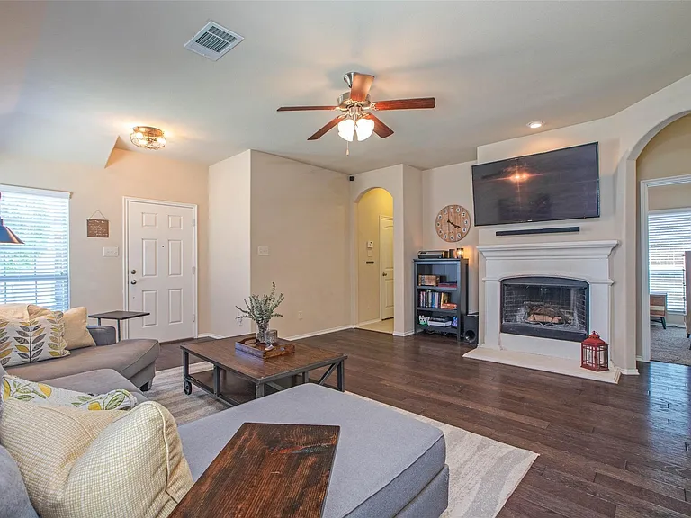 8905 Deadwood Ln — Photo 6