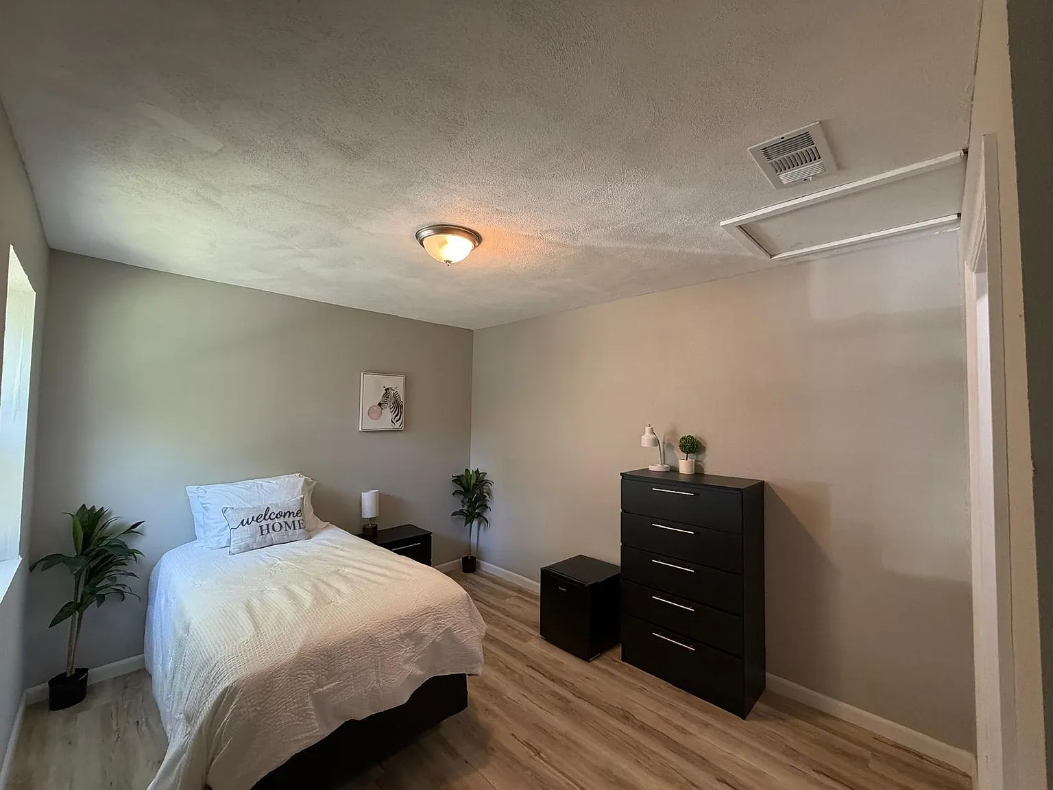4 bed, 2.0 bath, 1240 sqft, $888 — Photo 4